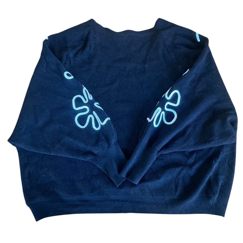 Black Aaeda Cardigan with White Floral Embroidery Wide Sleeves‎ - Picture 2 of 4